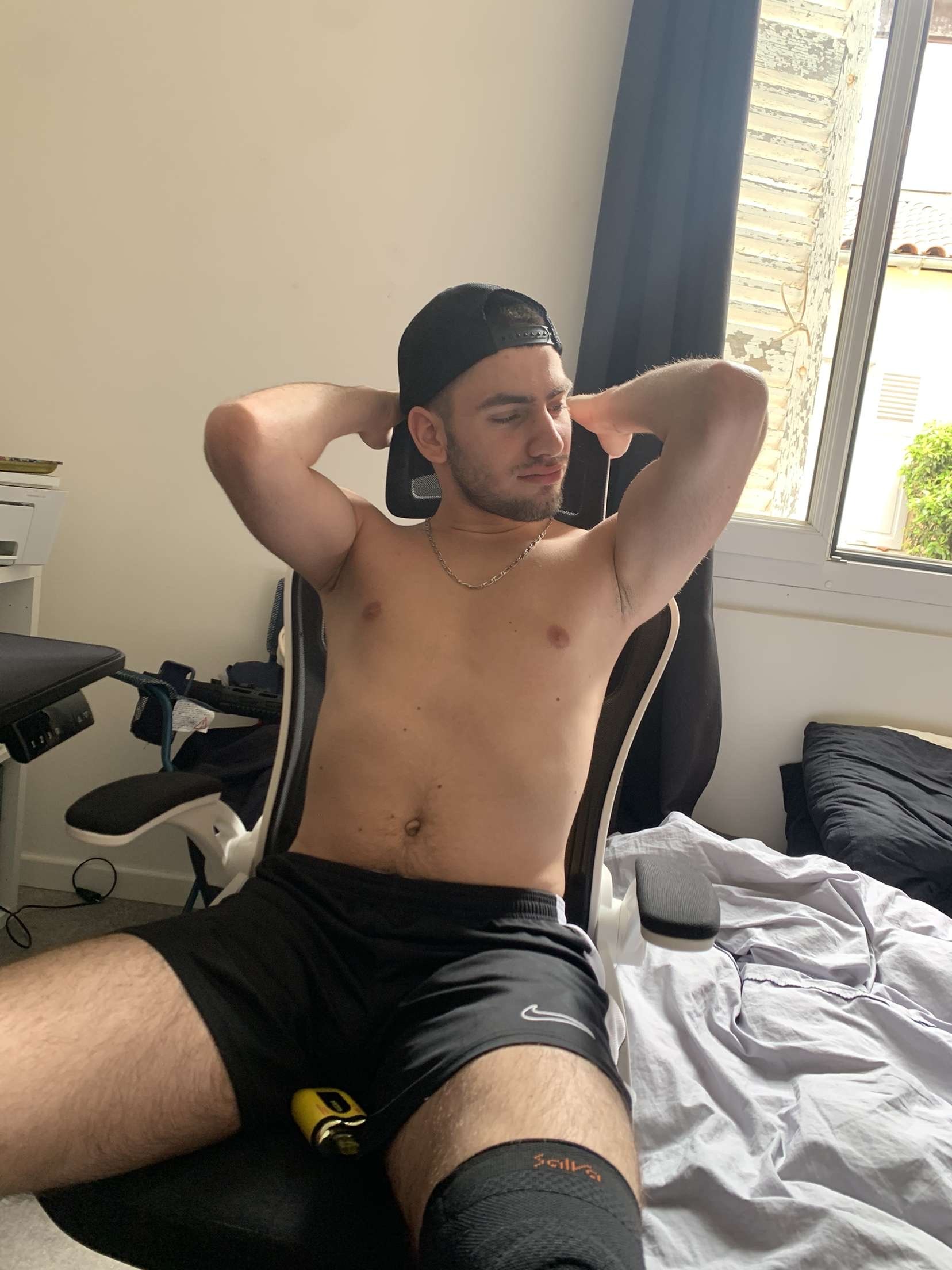 Eron, 22 ans, Volesvres