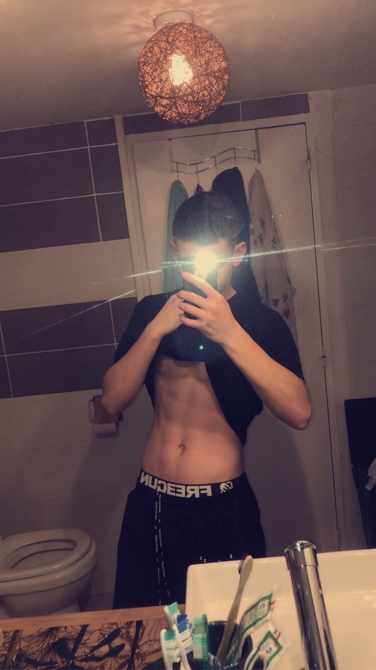 Romuald, 22 ans, Frontenard