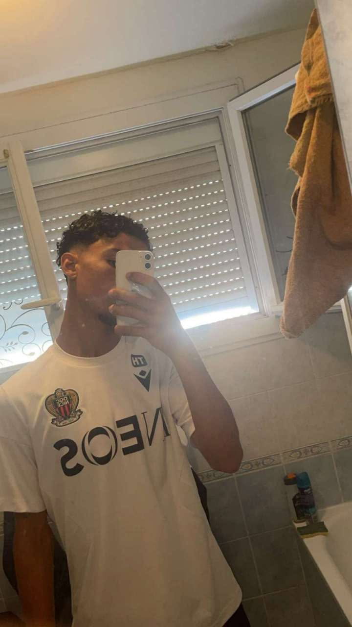 Doua, 22 ans, Cuzy