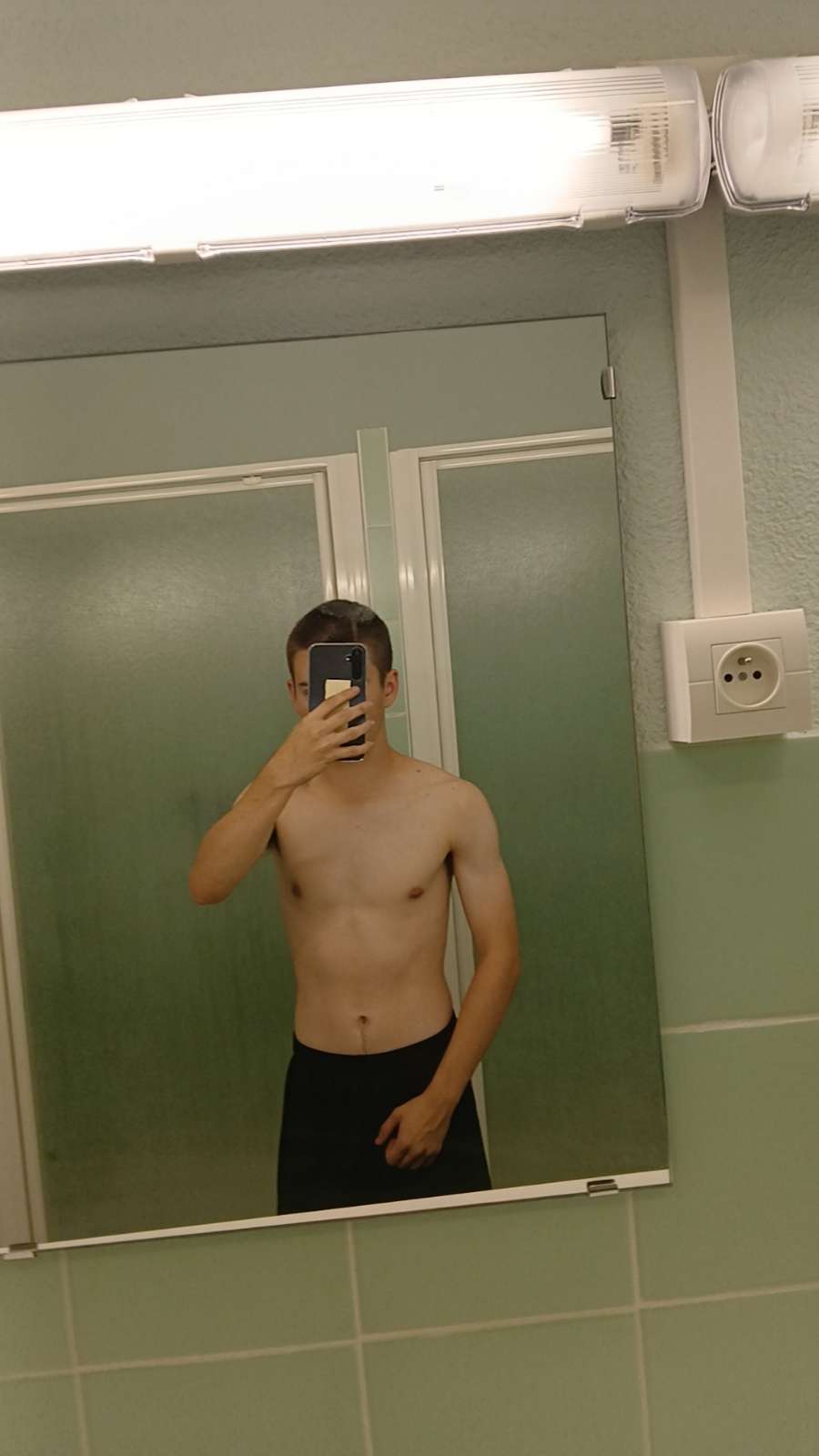 Ruslan, 22 ans, Saint-Marcel